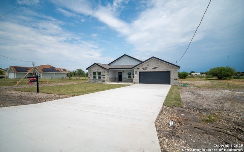 307 Ranchero Way, Natalia, TX 78059, 4 Bedrooms Bedrooms, ,2 BathroomsBathrooms,Residential,For Sale,307 Ranchero Way,0,1896202