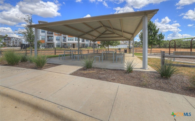 236 SHENANDOAH Drive, Kyle, TX 78640, 5 Habitaciones Habitaciones , ,3 BañosBaños,Residential,En Venta,236 SHENANDOAH Drive,0,591093