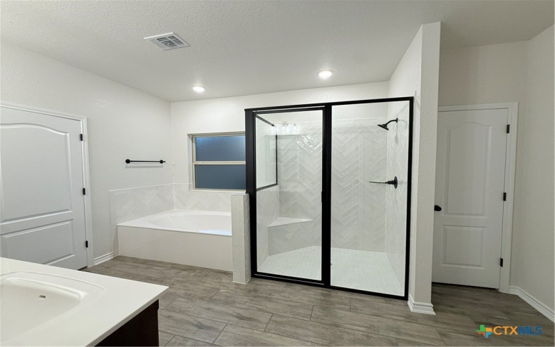 516 Roy Cordell Street, Killeen, TX 76542, 4 Habitaciones Habitaciones , ,2 BañosBaños,Residential,En Venta,516 Roy Cordell Street,0,590762