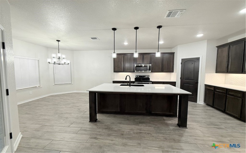 516 Roy Cordell Street, Killeen, TX 76542, 4 Habitaciones Habitaciones , ,2 BañosBaños,Residential,En Venta,516 Roy Cordell Street,0,590762