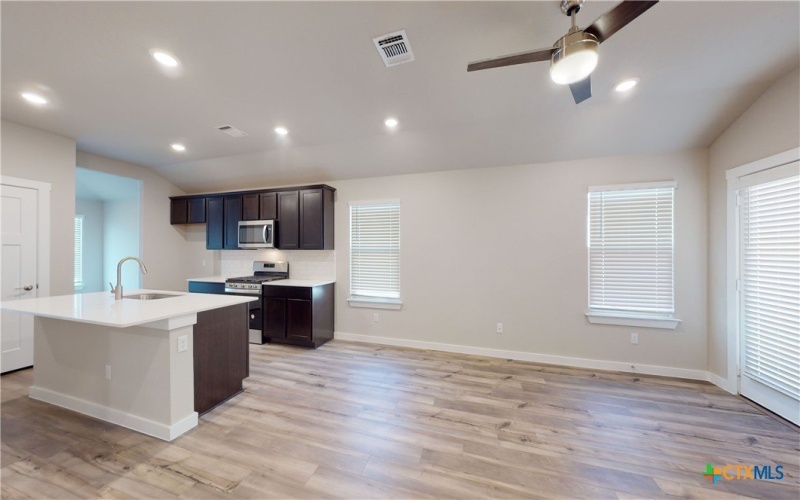 142 Louisa Drive, Killeen, TX 76542, 3 Bedrooms Bedrooms, ,2 BathroomsBathrooms,Residential,For Sale,142 Louisa Drive,0,591137
