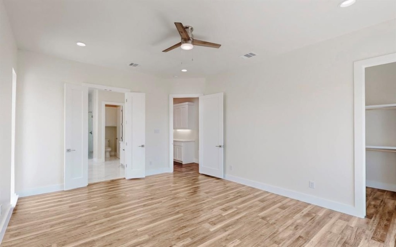 1021 Mobile Street, Dallas, TX 75208, 3 Bedrooms Bedrooms, ,3 BathroomsBathrooms,Residential,For Sale,1021 Mobile Street,0,20948853