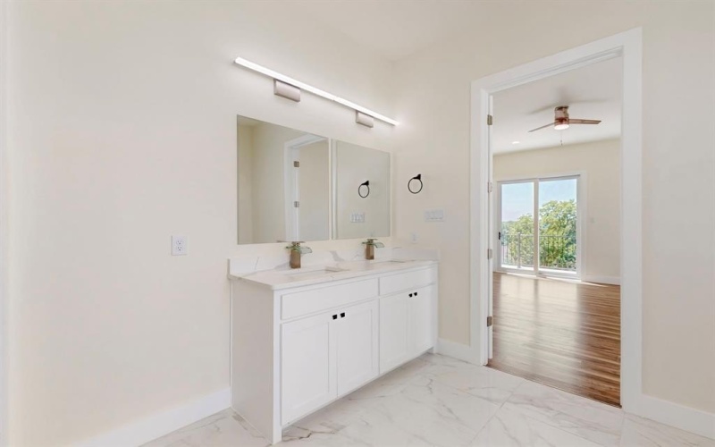 1021 Mobile Street, Dallas, TX 75208, 3 Bedrooms Bedrooms, ,3 BathroomsBathrooms,Residential,For Sale,1021 Mobile Street,0,20948853