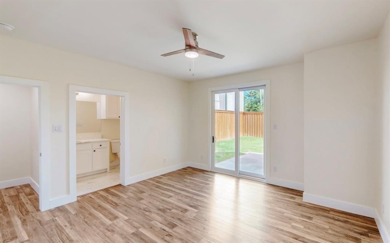 1021 Mobile Street, Dallas, TX 75208, 3 Bedrooms Bedrooms, ,3 BathroomsBathrooms,Residential,For Sale,1021 Mobile Street,0,20948853