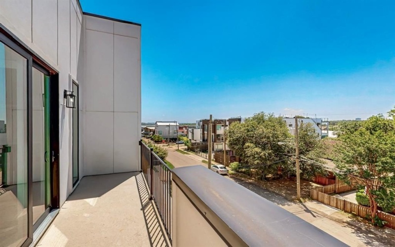 1021 Mobile Street, Dallas, TX 75208, 3 Bedrooms Bedrooms, ,3 BathroomsBathrooms,Residential,For Sale,1021 Mobile Street,0,20948853
