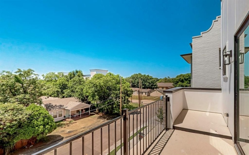 1021 Mobile Street, Dallas, TX 75208, 3 Bedrooms Bedrooms, ,3 BathroomsBathrooms,Residential,For Sale,1021 Mobile Street,0,20948853