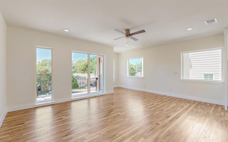 1021 Mobile Street, Dallas, TX 75208, 3 Bedrooms Bedrooms, ,3 BathroomsBathrooms,Residential,For Sale,1021 Mobile Street,0,20948853