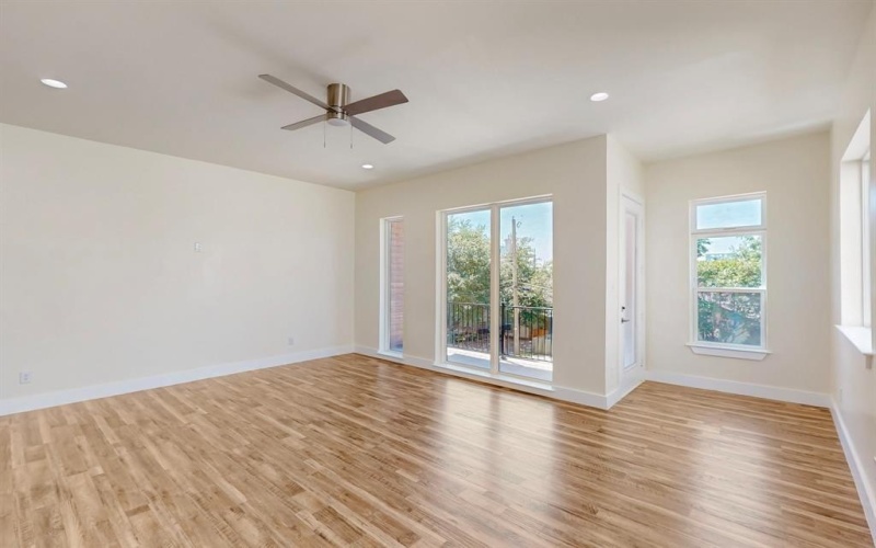 1021 Mobile Street, Dallas, TX 75208, 3 Bedrooms Bedrooms, ,3 BathroomsBathrooms,Residential,For Sale,1021 Mobile Street,0,20948853