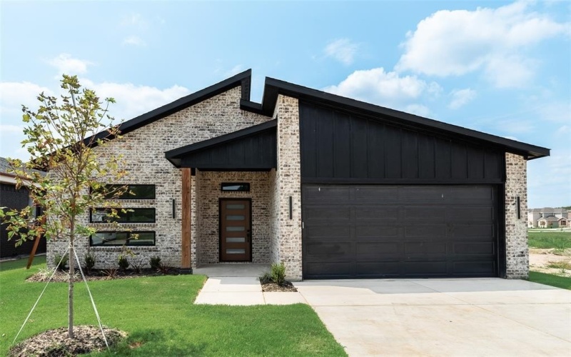 110 Hesed Street, Greenville, TX 75402, 4 Bedrooms Bedrooms, ,2 BathroomsBathrooms,Residential,For Sale,110 Hesed Street,0,21031043