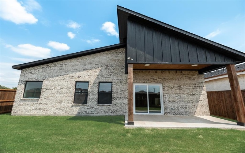 110 Hesed Street, Greenville, TX 75402, 4 Bedrooms Bedrooms, ,2 BathroomsBathrooms,Residential,For Sale,110 Hesed Street,0,21031043
