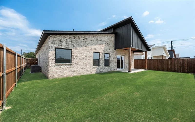 110 Hesed Street, Greenville, TX 75402, 4 Bedrooms Bedrooms, ,2 BathroomsBathrooms,Residential,For Sale,110 Hesed Street,0,21031043