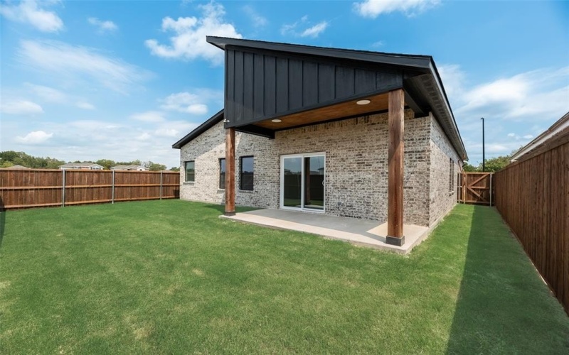 110 Hesed Street, Greenville, TX 75402, 4 Bedrooms Bedrooms, ,2 BathroomsBathrooms,Residential,For Sale,110 Hesed Street,0,21031043