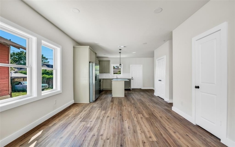 1606 College Avenue, Fort Worth, TX 76104, 6 Bedrooms Bedrooms, ,5 BathroomsBathrooms,Residential Multi Family,For Sale,1606 College Avenue,0,21037964