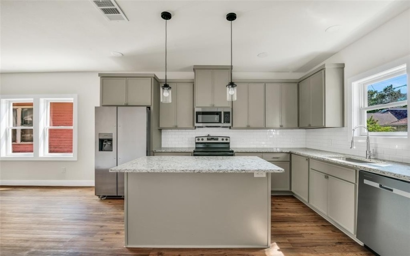 1606 College Avenue, Fort Worth, TX 76104, 6 Bedrooms Bedrooms, ,5 BathroomsBathrooms,Residential Multi Family,For Sale,1606 College Avenue,0,21037964