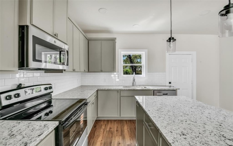 1606 College Avenue, Fort Worth, TX 76104, 6 Bedrooms Bedrooms, ,5 BathroomsBathrooms,Residential Multi Family,For Sale,1606 College Avenue,0,21037964
