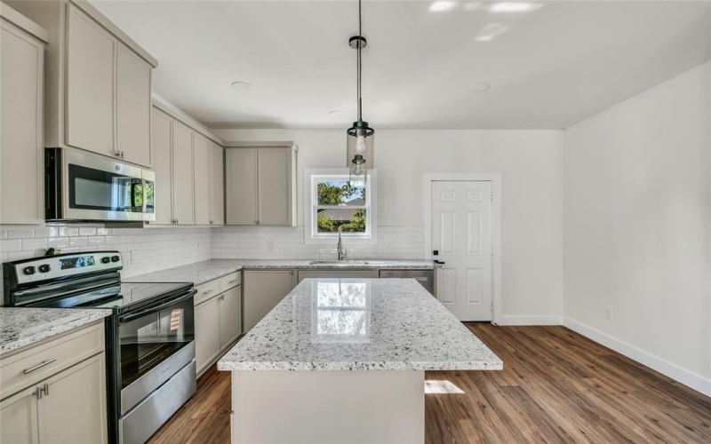 1606 College Avenue, Fort Worth, TX 76104, 6 Bedrooms Bedrooms, ,5 BathroomsBathrooms,Residential Multi Family,For Sale,1606 College Avenue,0,21037964