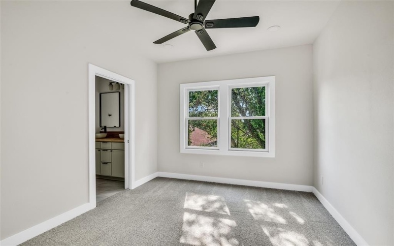 1606 College Avenue, Fort Worth, TX 76104, 6 Bedrooms Bedrooms, ,5 BathroomsBathrooms,Residential Multi Family,For Sale,1606 College Avenue,0,21037964