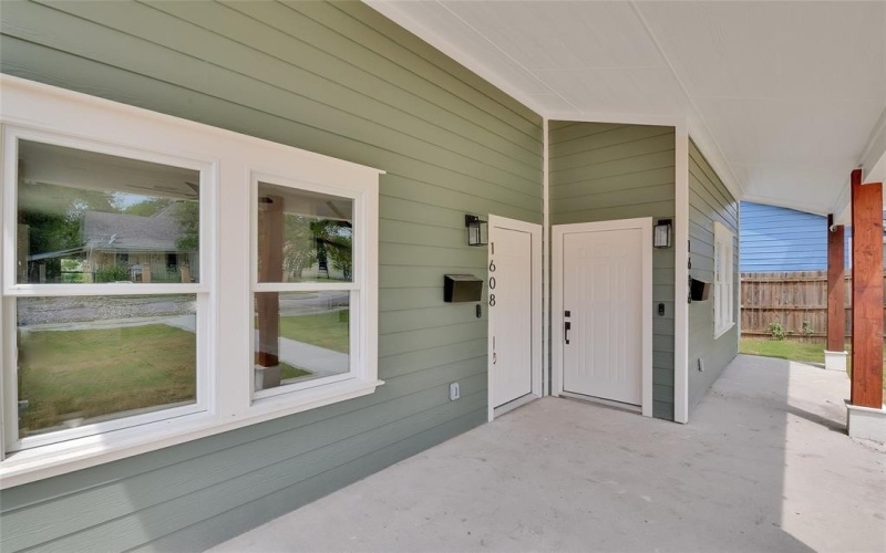 1606 College Avenue, Fort Worth, TX 76104, 6 Bedrooms Bedrooms, ,5 BathroomsBathrooms,Residential Multi Family,For Sale,1606 College Avenue,0,21037964
