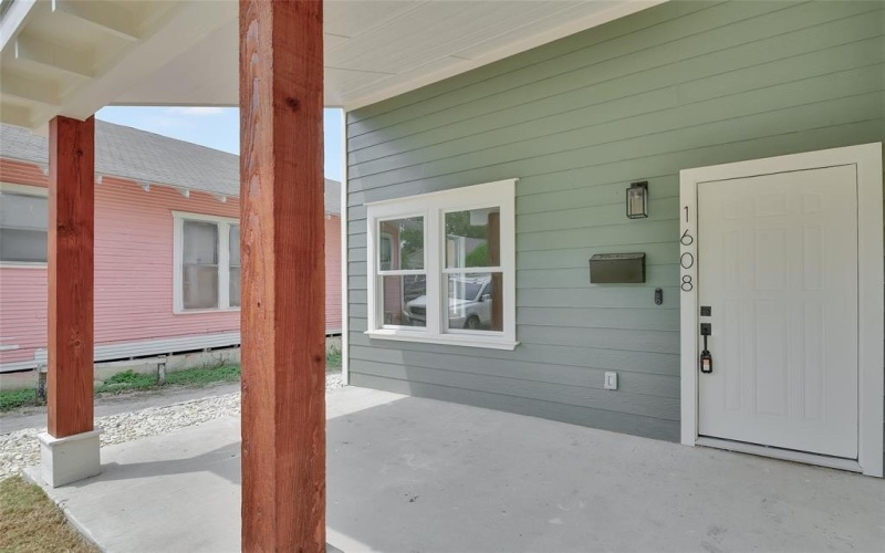 1606 College Avenue, Fort Worth, TX 76104, 6 Bedrooms Bedrooms, ,5 BathroomsBathrooms,Residential Multi Family,For Sale,1606 College Avenue,0,21037964