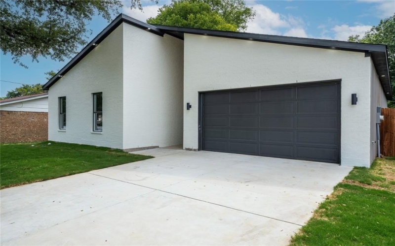 809 Singleton Street, Grand Prairie, TX 75051, 4 Bedrooms Bedrooms, ,3 BathroomsBathrooms,Residential,For Sale,809 Singleton Street,0,21039493