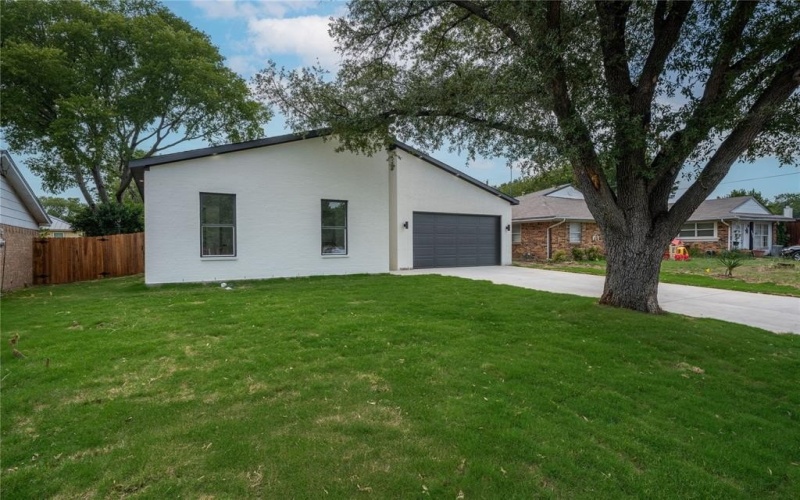 809 Singleton Street, Grand Prairie, TX 75051, 4 Bedrooms Bedrooms, ,3 BathroomsBathrooms,Residential,For Sale,809 Singleton Street,0,21039493