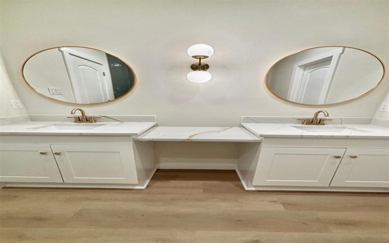 1031 W Coffin, Denison, TX 75020, 3 Bedrooms Bedrooms, ,2 BathroomsBathrooms,Residential,For Sale,1031 W Coffin,0,21040975