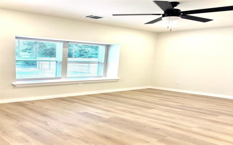 1031 W Coffin, Denison, TX 75020, 3 Bedrooms Bedrooms, ,2 BathroomsBathrooms,Residential,For Sale,1031 W Coffin,0,21040975