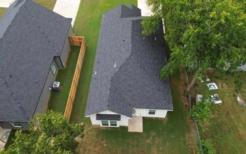 1031 W Coffin, Denison, TX 75020, 3 Bedrooms Bedrooms, ,2 BathroomsBathrooms,Residential,For Sale,1031 W Coffin,0,21040975