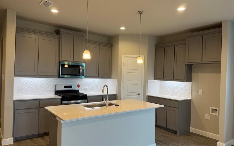 15032 GREEN BLUFF Drive, Fort Worth, TX 76008, 4 Habitaciones Habitaciones , ,2 BañosBaños,Residential,En Venta,15032 GREEN BLUFF Drive,0,21042650
