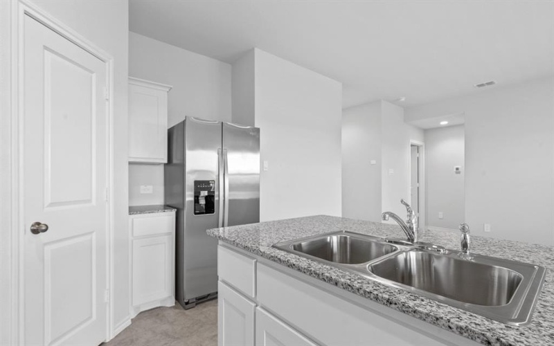 1728 GILLENS Avenue, Fort Worth, TX 76140, 3 Habitaciones Habitaciones , ,2 BañosBaños,Residential,En Venta,1728 GILLENS Avenue,0,21043205