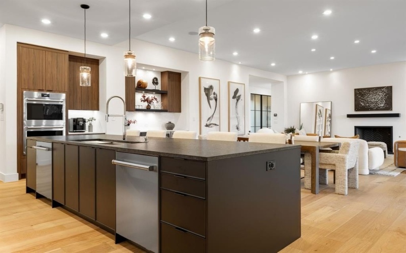 2930 N Sunbeck Circle, Farmers Branch, TX 75234, 5 Habitaciones Habitaciones , ,6 BañosBaños,Residential,En Venta,2930 N Sunbeck Circle,0,21043267