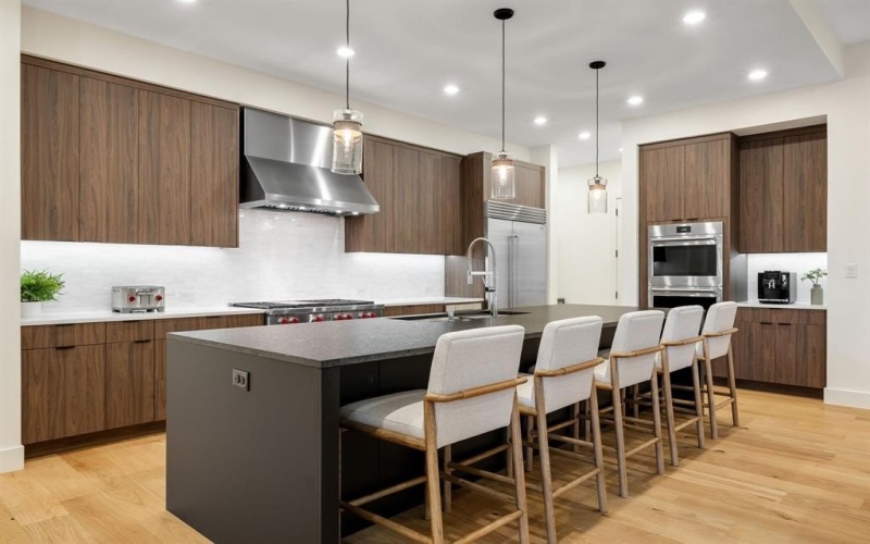 2930 N Sunbeck Circle, Farmers Branch, TX 75234, 5 Habitaciones Habitaciones , ,6 BañosBaños,Residential,En Venta,2930 N Sunbeck Circle,0,21043267