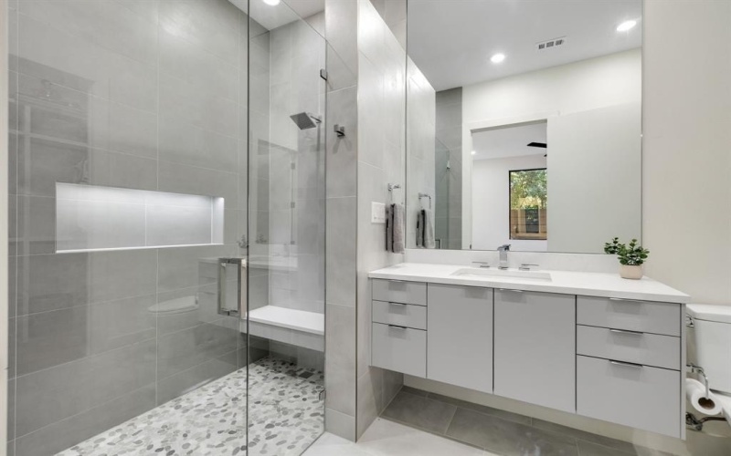 2930 N Sunbeck Circle, Farmers Branch, TX 75234, 5 Habitaciones Habitaciones , ,6 BañosBaños,Residential,En Venta,2930 N Sunbeck Circle,0,21043267
