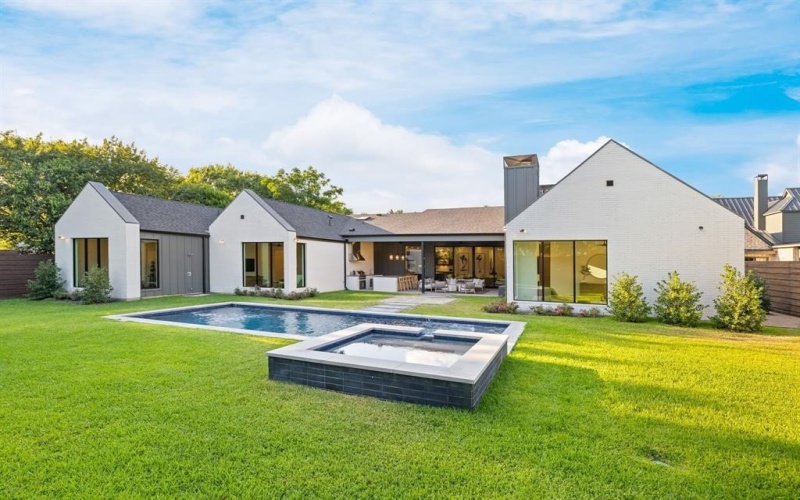 2930 N Sunbeck Circle, Farmers Branch, TX 75234, 5 Habitaciones Habitaciones , ,6 BañosBaños,Residential,En Venta,2930 N Sunbeck Circle,0,21043267