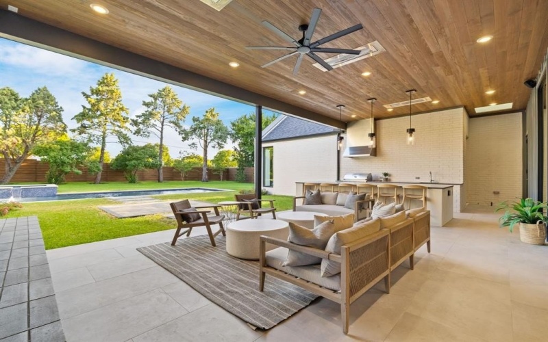 2930 N Sunbeck Circle, Farmers Branch, TX 75234, 5 Habitaciones Habitaciones , ,6 BañosBaños,Residential,En Venta,2930 N Sunbeck Circle,0,21043267