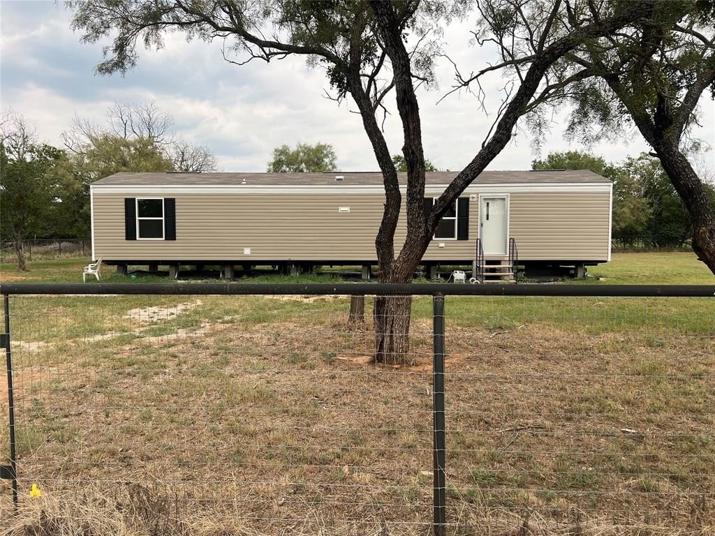 1405 Avenue B, Cisco, TX 76437, 2 Habitaciones Habitaciones , ,1 BañoBaños,Residential,En Venta,1405 Avenue B,0,21044377