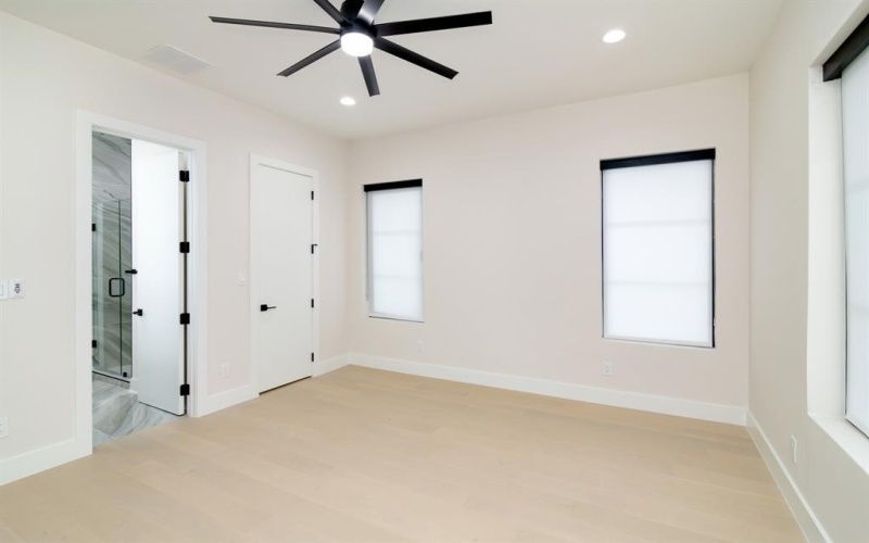 6838 Chevy Chase Avenue, Dallas, TX 75225, 6 Habitaciones Habitaciones , ,6 BañosBaños,Residential,En Venta,6838 Chevy Chase Avenue,0,21044486