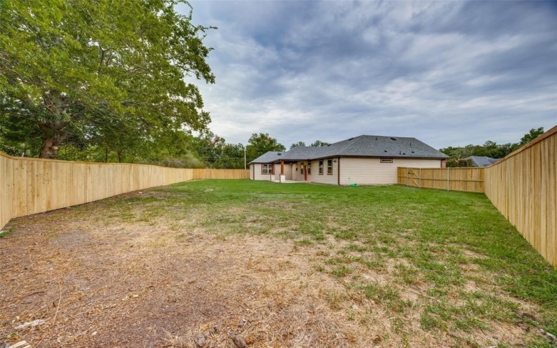 1704 Kings Lane, Commerce, TX 75428, 4 Bedrooms Bedrooms, ,3 BathroomsBathrooms,Residential,For Sale,1704 Kings Lane,0,21044494