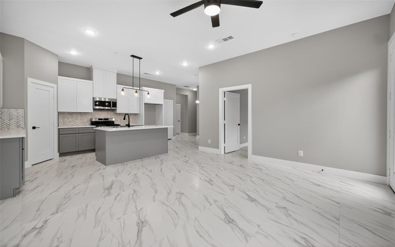 2366 Usman Drive, Irving, TX 75062, 3 Bedrooms Bedrooms, ,3 BathroomsBathrooms,Residential,For Sale,2366 Usman Drive,0,21044748