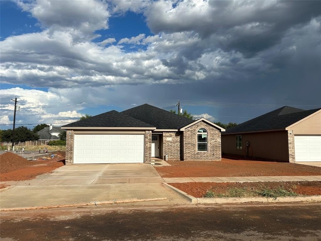 1911 Trigger Happy Trail, Abilene, TX 79602, 3 Habitaciones Habitaciones , ,2 BañosBaños,Residential,En Venta,1911 Trigger Happy Trail,0,21045257