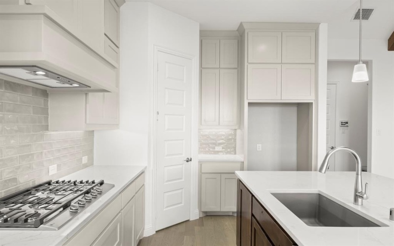 2006 Wickersham Road, Rockwall, TX 75087, 4 Habitaciones Habitaciones , ,3 BañosBaños,Residential,En Venta,2006 Wickersham Road,0,21045443