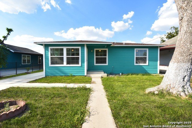 649 Kendalia, San Antonio, TX 78221, 3 Habitaciones Habitaciones , ,2 BañosBaños,Residential,En Venta,649 Kendalia,0,1896565