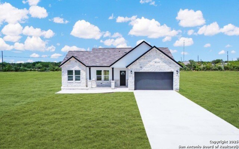 150 Ranchero Way, Natalia, TX 78059, 3 Habitaciones Habitaciones , ,2 BañosBaños,Residential,En Venta,150 Ranchero Way,0,1896571