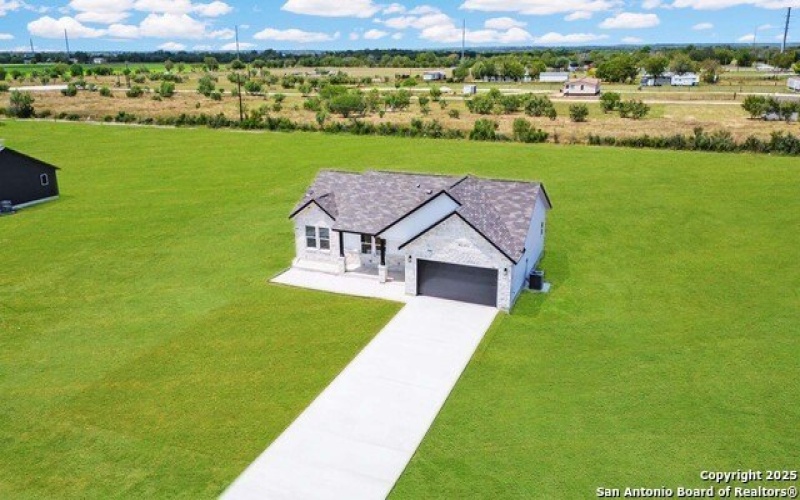 150 Ranchero Way, Natalia, TX 78059, 3 Habitaciones Habitaciones , ,2 BañosBaños,Residential,En Venta,150 Ranchero Way,0,1896571