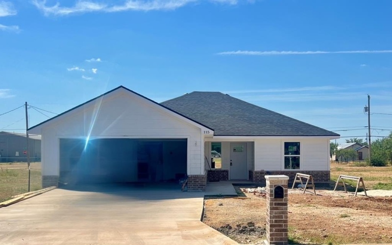 115 E 41st St, San Angelo, TX 76903, 3 Bedrooms Bedrooms, ,2 BathroomsBathrooms,Residential,For Sale,115 E 41st St,0,128856