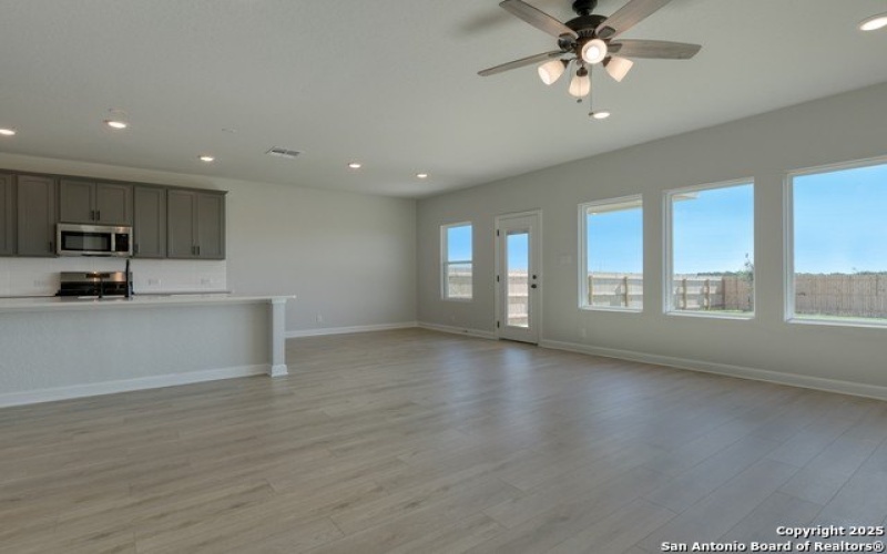 142 Beveridge, Seguin, TX 78155, 5 Bedrooms Bedrooms, ,3 BathroomsBathrooms,Residential,For Sale,142 Beveridge,0,1896634