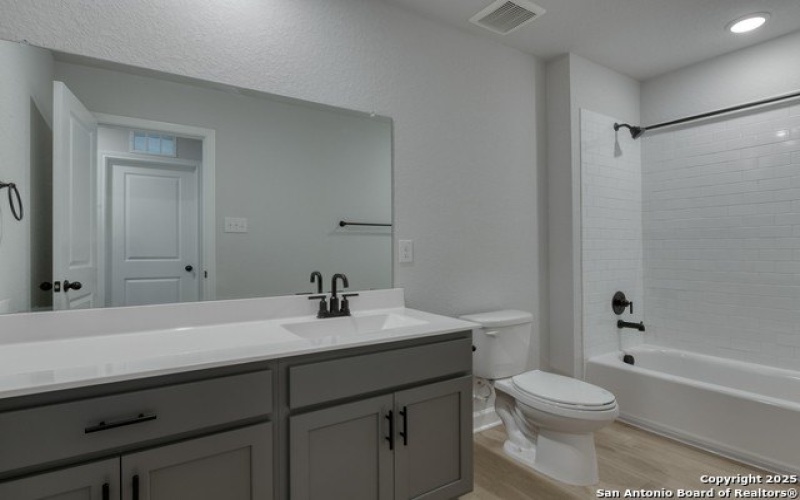 142 Beveridge, Seguin, TX 78155, 5 Bedrooms Bedrooms, ,3 BathroomsBathrooms,Residential,For Sale,142 Beveridge,0,1896634