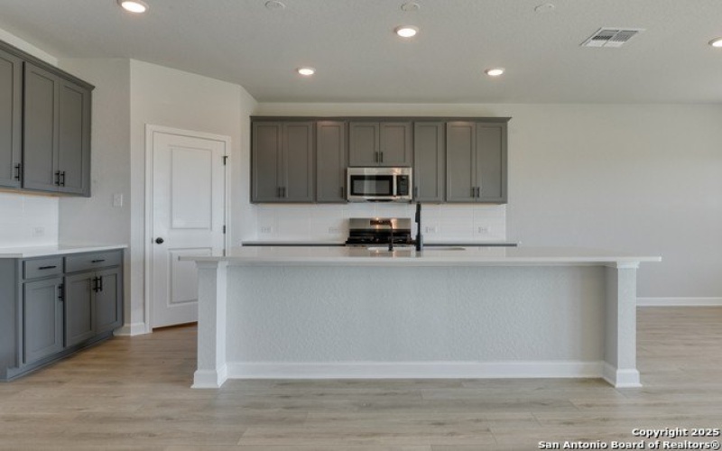 142 Beveridge, Seguin, TX 78155, 5 Bedrooms Bedrooms, ,3 BathroomsBathrooms,Residential,For Sale,142 Beveridge,0,1896634