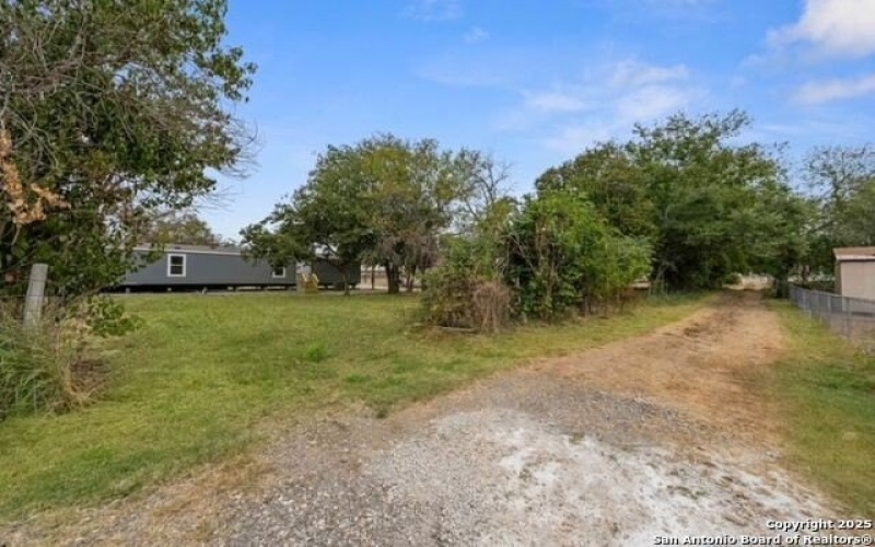 755 Avenue D, Poteet, TX 78065, 3 Habitaciones Habitaciones , ,2 BañosBaños,Residential,En Venta,755 Avenue D,0,1896823