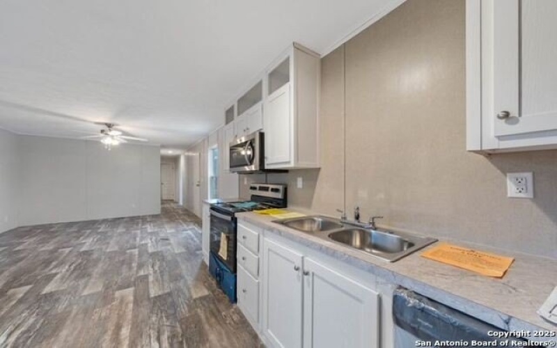 755 Avenue D, Poteet, TX 78065, 3 Habitaciones Habitaciones , ,2 BañosBaños,Residential,En Venta,755 Avenue D,0,1896823